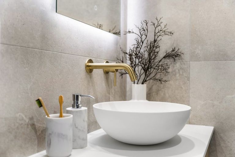 Photo of property in 28 Dawnhaven Drive, Te Atatu Peninsula, Auckland, 0610