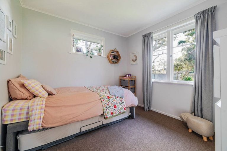 Photo of property in 8 Stoke Place, Awapuni, Palmerston North, 4412