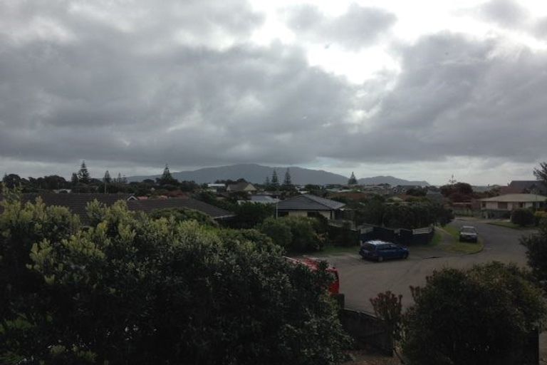 Photo of property in 25 Tobys Way, Waikanae Beach, Waikanae, 5036