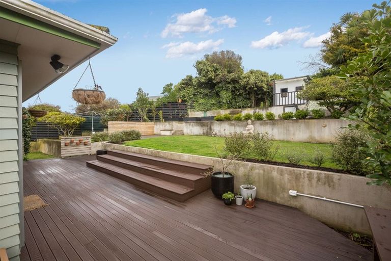 Photo of property in 5 Woolwich Close, Whitby, Porirua, 5024