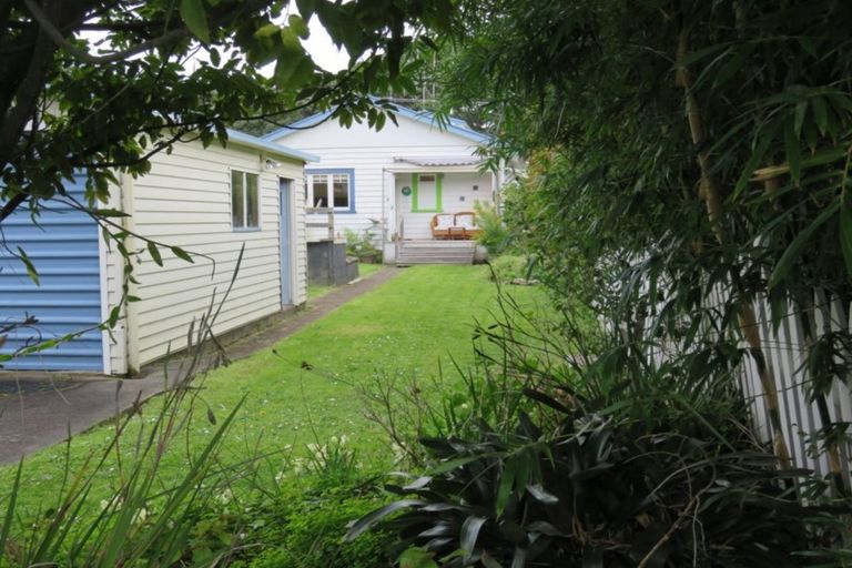 Photo of property in 104 Beach Road, Thames, 3500