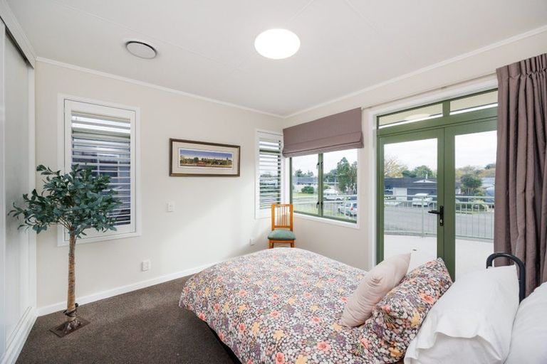 Photo of property in 22 Opawa Place, Terrace End, Palmerston North, 4410