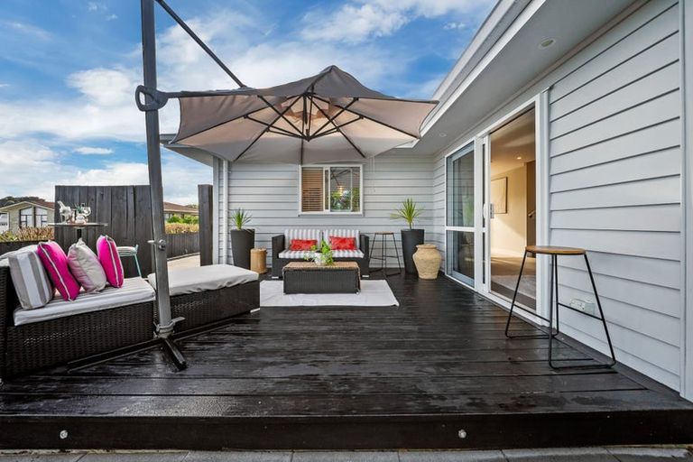 Photo of property in 28a Torkar Road, Clarks Beach, 2122