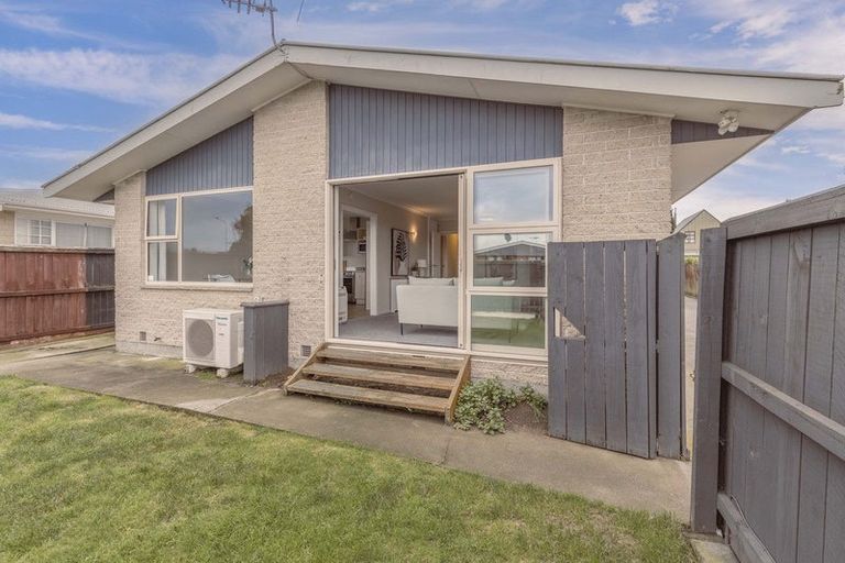 Photo of property in 1/7 Tulloch Place, Papanui, Christchurch, 8052