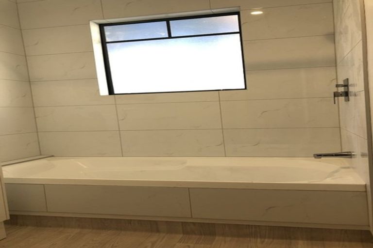 Photo of property in 41c Titirangi Road, New Lynn, Auckland, 0600