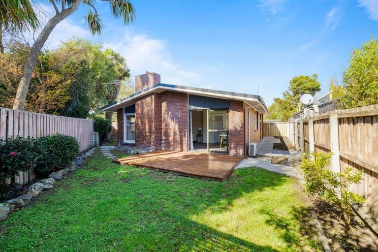 Photo of property in 2/27 Tuirau Place, Ilam, Christchurch, 8041