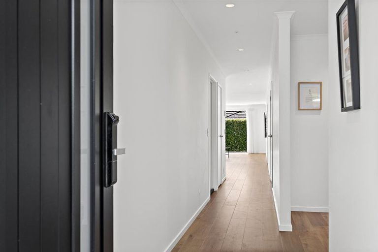 Photo of property in 25 Nobilo Road, Kumeu, 0810