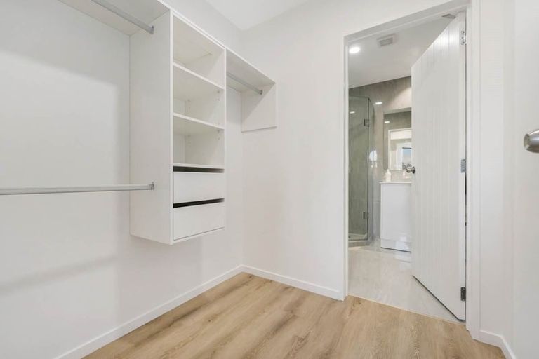 Photo of property in 5 Liban Place, Massey, Auckland, 0614