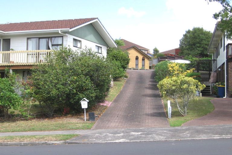 Photo of property in 25 Marina View Drive, West Harbour, Auckland, 0618