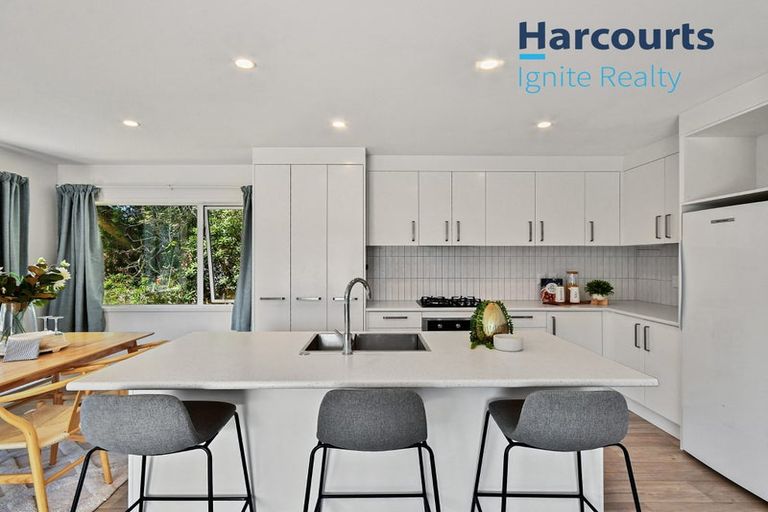 Photo of property in 23a Lane Road, Weymouth, Auckland, 2103