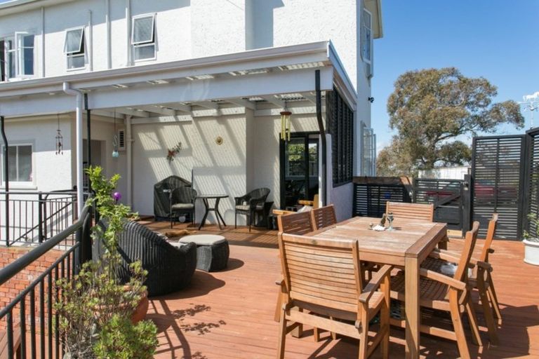 Photo of property in 8a Bristow Street, Saint Johns Hill, Whanganui, 4501