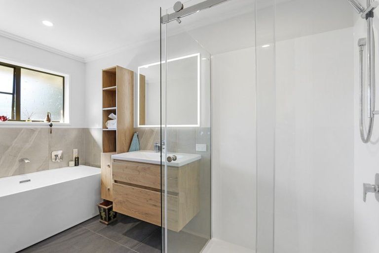 Photo of property in 2/84 Memorial Avenue, Ilam, Christchurch, 8053