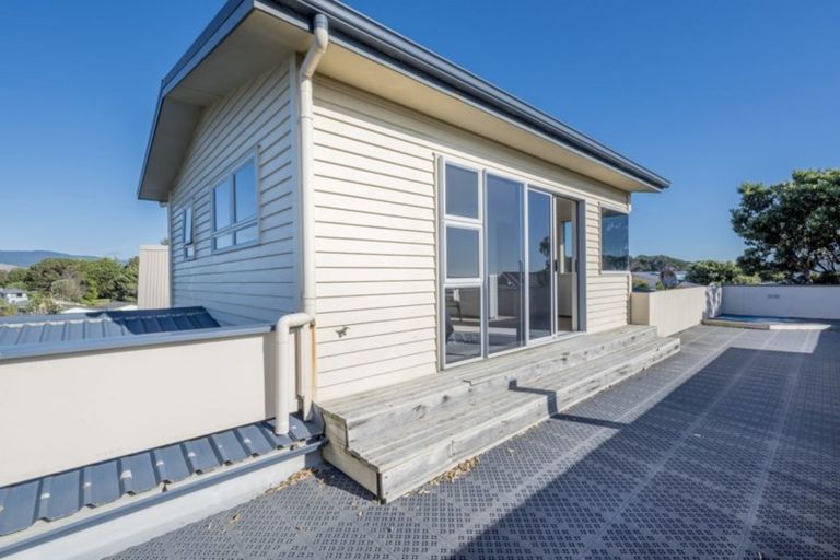 Photo of property in 9a Karaka Street, Otaki Beach, Otaki, 5512