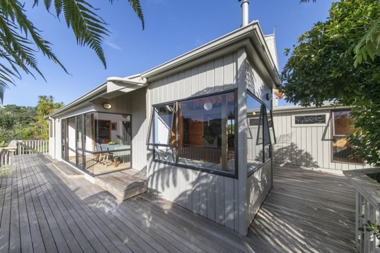 Photo of property in 140 Lone Kauri Road, Karekare, New Lynn, 0772