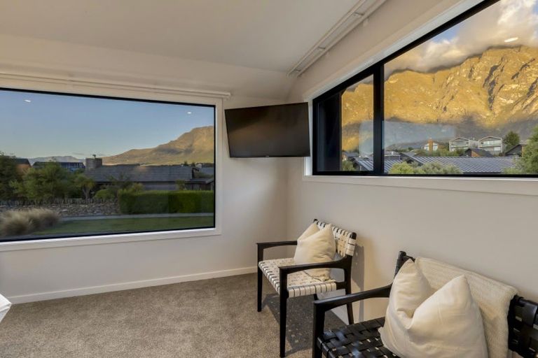 Photo of property in 8 Soudley Court, Jacks Point, Queenstown, 9371