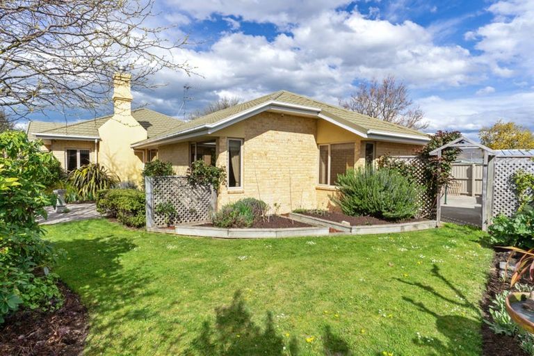 Photo of property in 12 Windsor Court, Rangiora, 7400