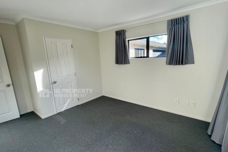 Photo of property in 24a Fruitvale Road, New Lynn, Auckland, 0600
