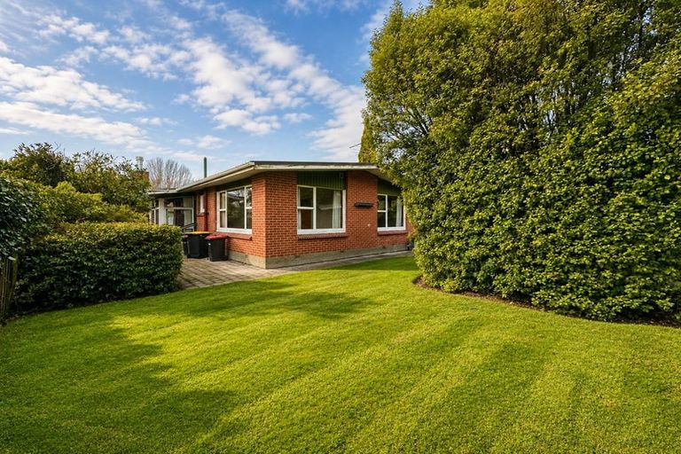 Photo of property in 4 Newbridge Place, Ilam, Christchurch, 8041