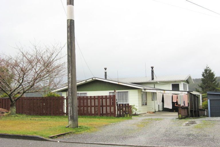 Photo of property in 75 Omapere Street, Dobson, Greymouth, 7805