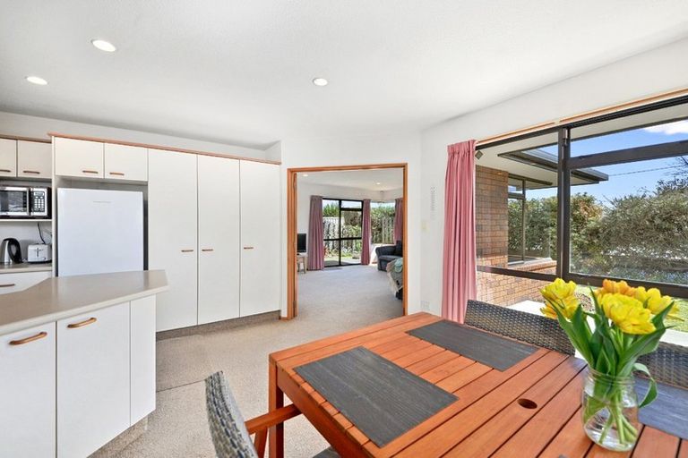 Photo of property in 2 Ngaio Street, Saint Martins, Christchurch, 8022