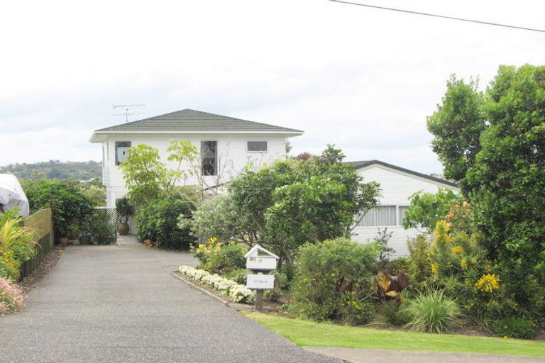 Photo of property in 28 Monyash Road, Manly, Whangaparaoa, 0930