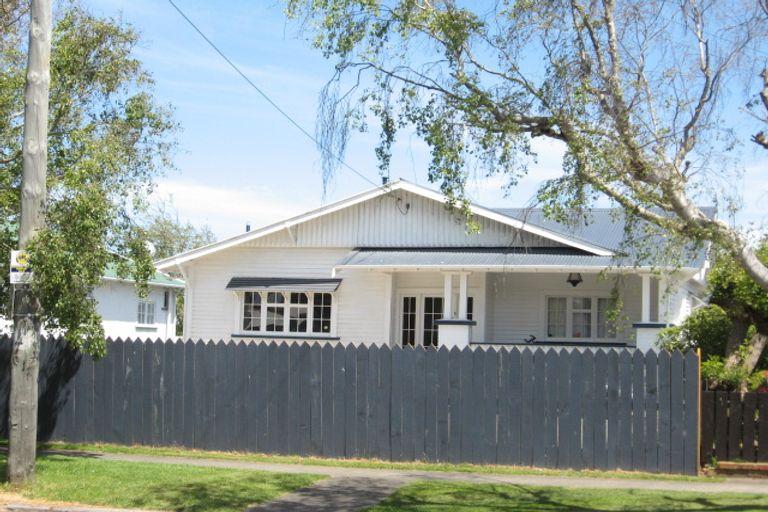 Photo of property in 35 Grey Street, College Estate, Whanganui, 4500