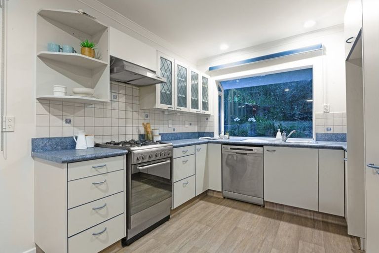 Photo of property in 5 Fyvie Avenue, Tawa, Wellington, 5028