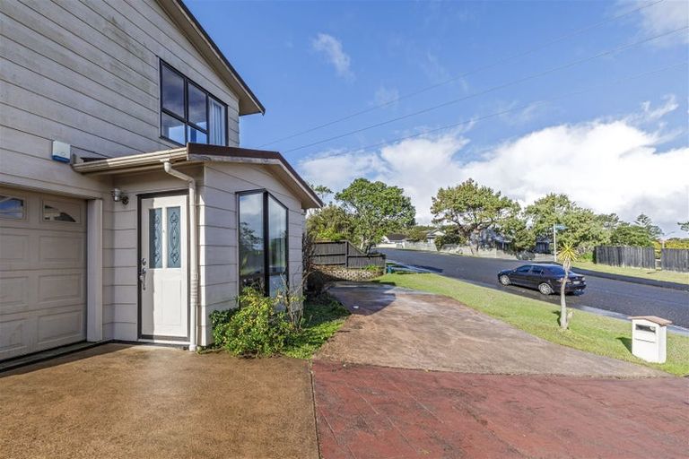 Photo of property in 27 Hale Crescent, Bayview, Auckland, 0629