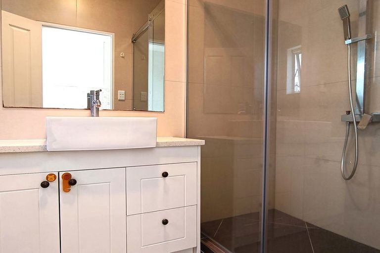 Photo of property in 73 Rosewell Crescent, Flat Bush, Auckland, 2019