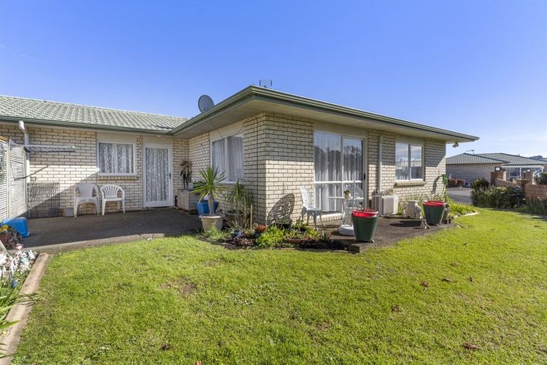 Photo of property in 4/8 Village Place, Tuakau, 2121