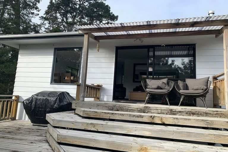 Photo of property in 11 Ramonda Close, Bayview, Auckland, 0629