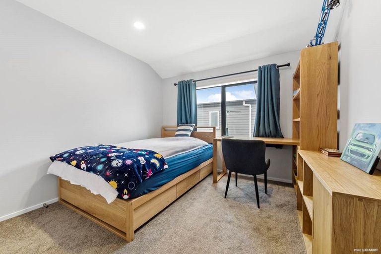 Photo of property in 16 Kearns Drive, Hobsonville, Auckland, 0616