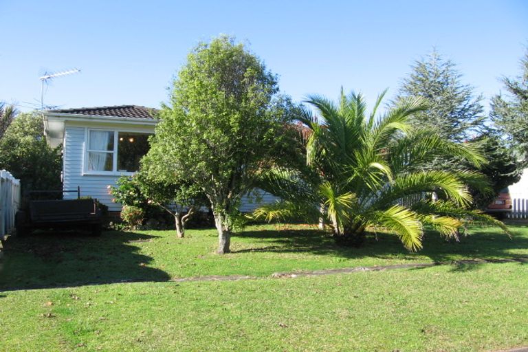 Photo of property in 7 Bodi Place, Te Atatu South, Auckland, 0610
