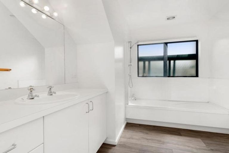 Photo of property in 2/16 Aubrey Crescent, Rainbow Point, Taupo, 3330