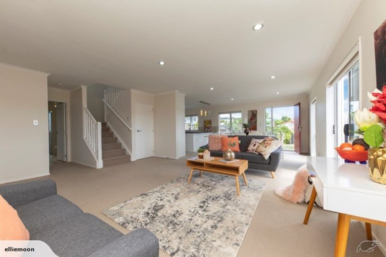 Photo of property in 1 Cumulus Way, Ranui, Auckland, 0612