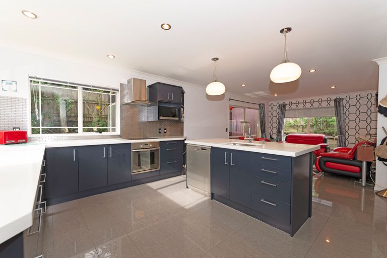 Photo of property in 3 Cognac Place, Henderson, Auckland, 0612