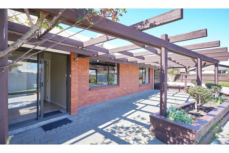 Photo of property in 12 Veitches Road, Casebrook, Christchurch, 8051