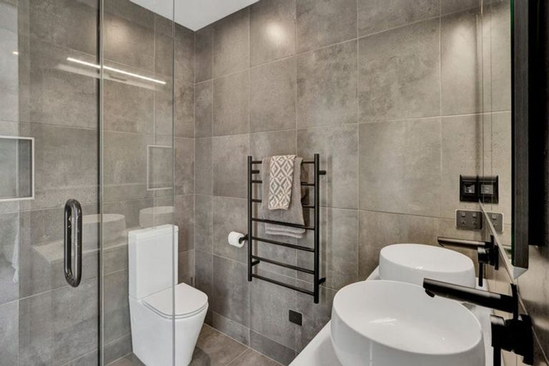 Photo of property in 68 Parrs Road, Hurworth, New Plymouth, 4371