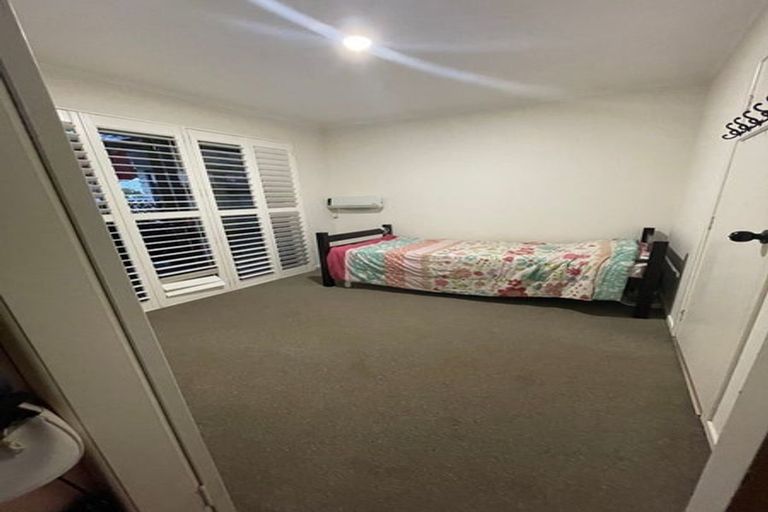 Photo of property in 30 Taupo Street, Green Bay, Auckland, 0604