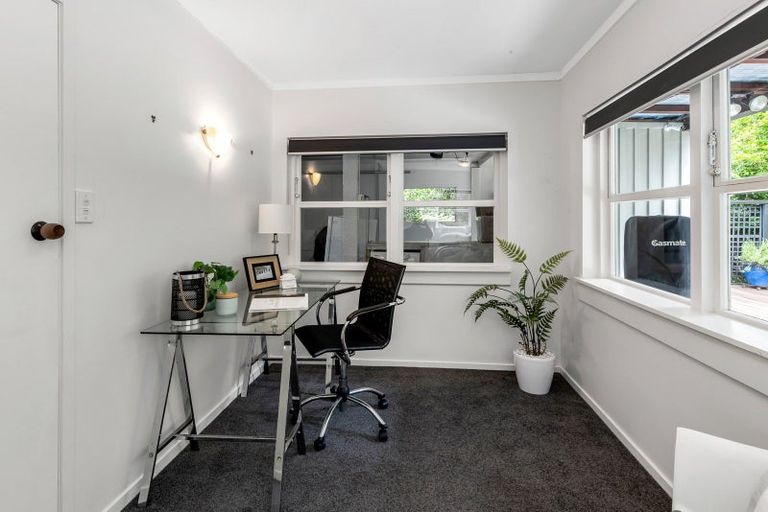 Photo of property in 68 Woodfern Crescent, Titirangi, Auckland, 0604