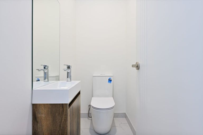 Photo of property in 7/42 Woodside Road, Massey, Auckland, 0614