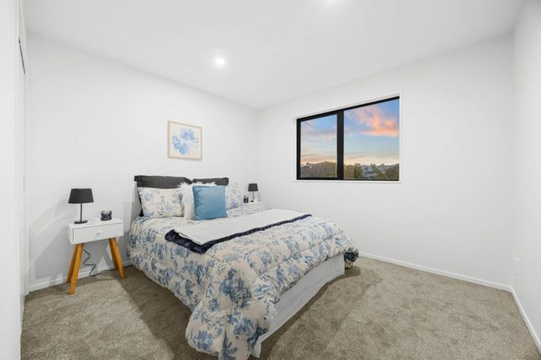 Photo of property in 1b Mamuku Drive, Massey, Auckland, 0614