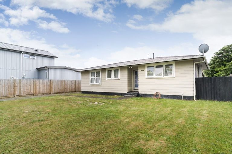 Photo of property in 14 Otaki Place, Westbrook, Palmerston North, 4412