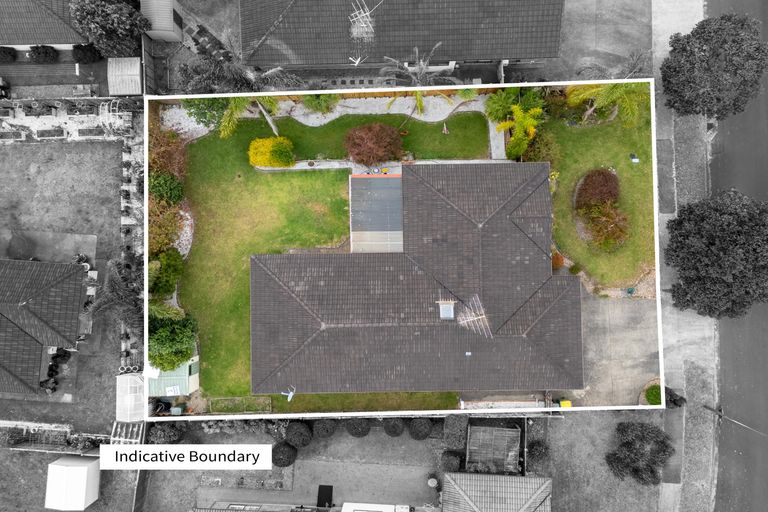 Photo of property in 35 Croftview Road, Wattle Downs, Auckland, 2103