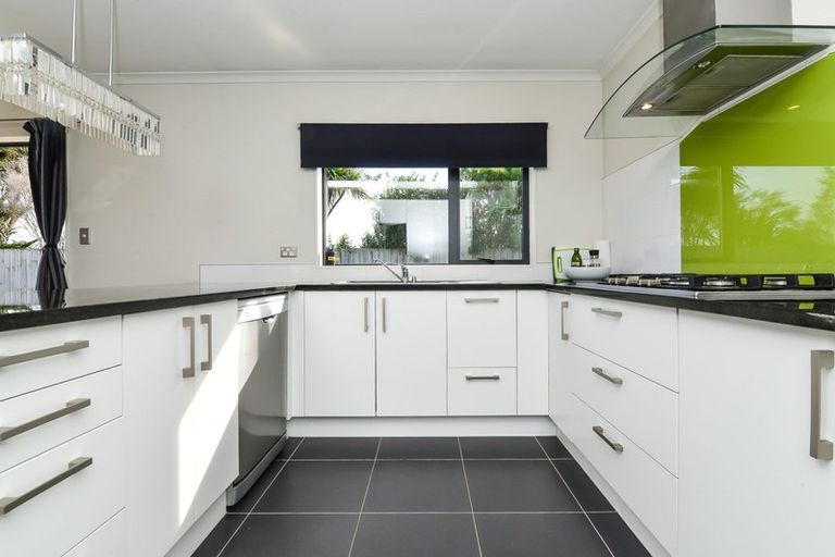 Photo of property in 35 Whitney Place, Rototuna North, Hamilton, 3210