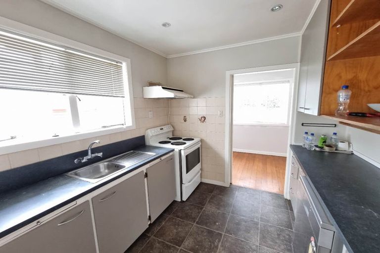 Photo of property in 420 Old Te Atatu Road, Te Atatu Peninsula, Auckland, 0610