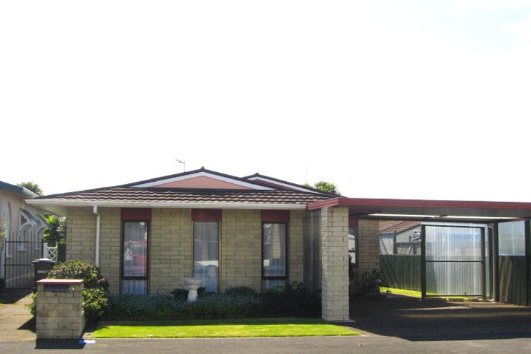 Photo of property in 34 Wallace Place, Westown, New Plymouth, 4310