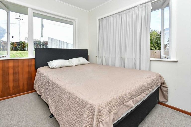 Photo of property in 69 Blake Road, Mangere East, Auckland, 2024