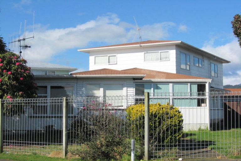 Photo of property in 37 Balmoral Street, Levin, 5510