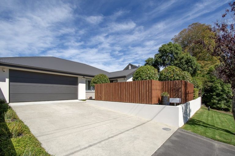Photo of property in 76 Palatine Terrace, Saint Martins, Christchurch, 8022